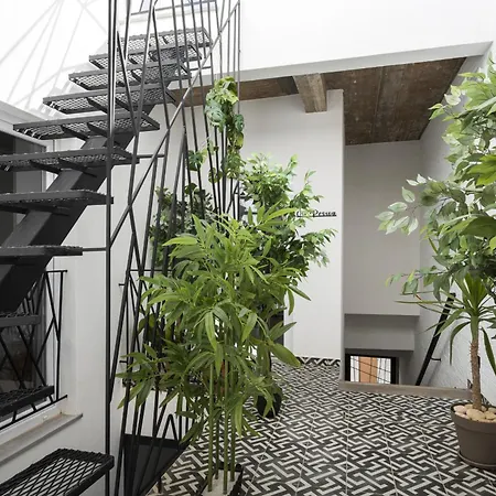 Saramago - Writers Yard - Pool Retreat By Hd *